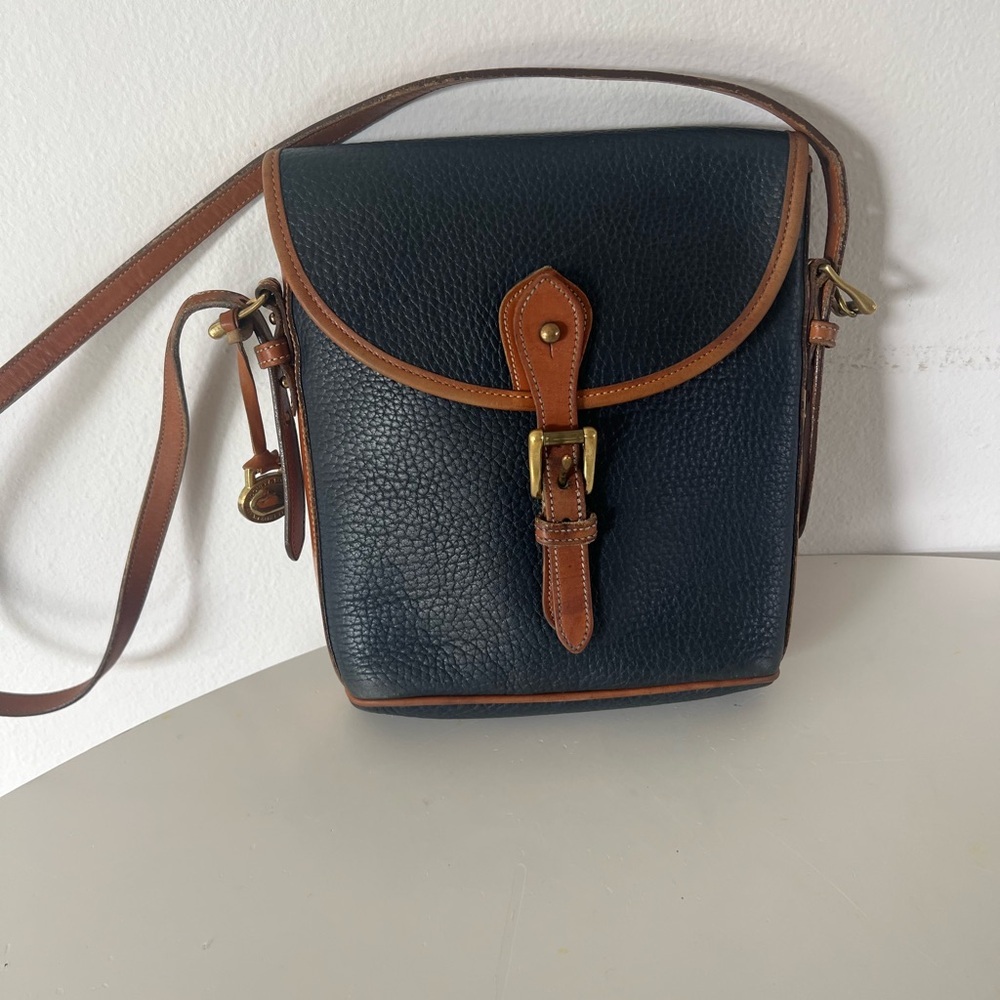 Dooney‎ & Bourke 1980's Field Bag Navy Blue & Tan Vintage Pebbled Leather Purse